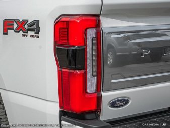 2025 Ford F-350 Super Duty Platinum - Image 10