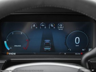 2025 Ford F-350 Super Duty Platinum - Image 13