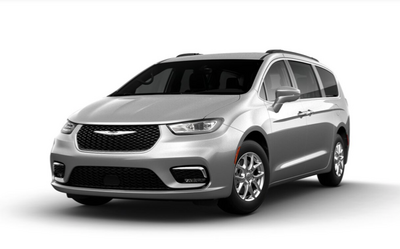 2022 Chrysler Pacifica Touring Delivers Advanced Smartphone Integration to Chilliwack