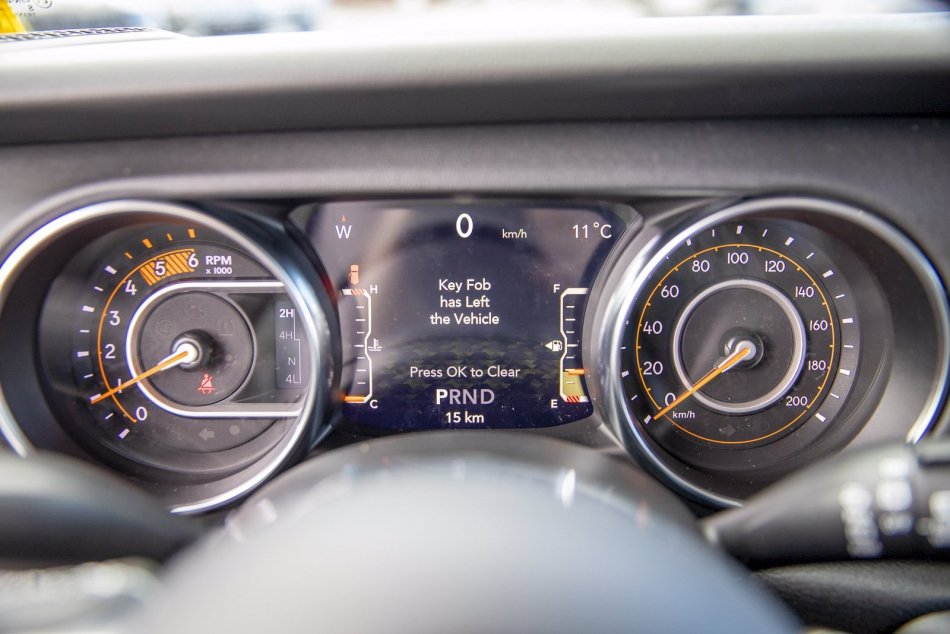 JEEP Wrangler Unlimited Sahara 1C4HJXEM1NW113481 102708