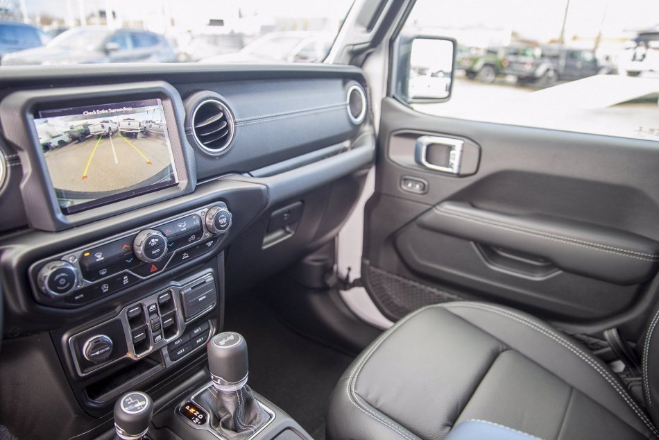 JEEP Wrangler Unlimited Sahara 1C4HJXEM1NW113481 102712