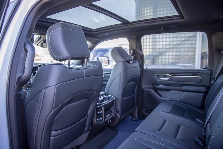 RAM 1500 Sport 1C6SRFVT2NN108190 100512