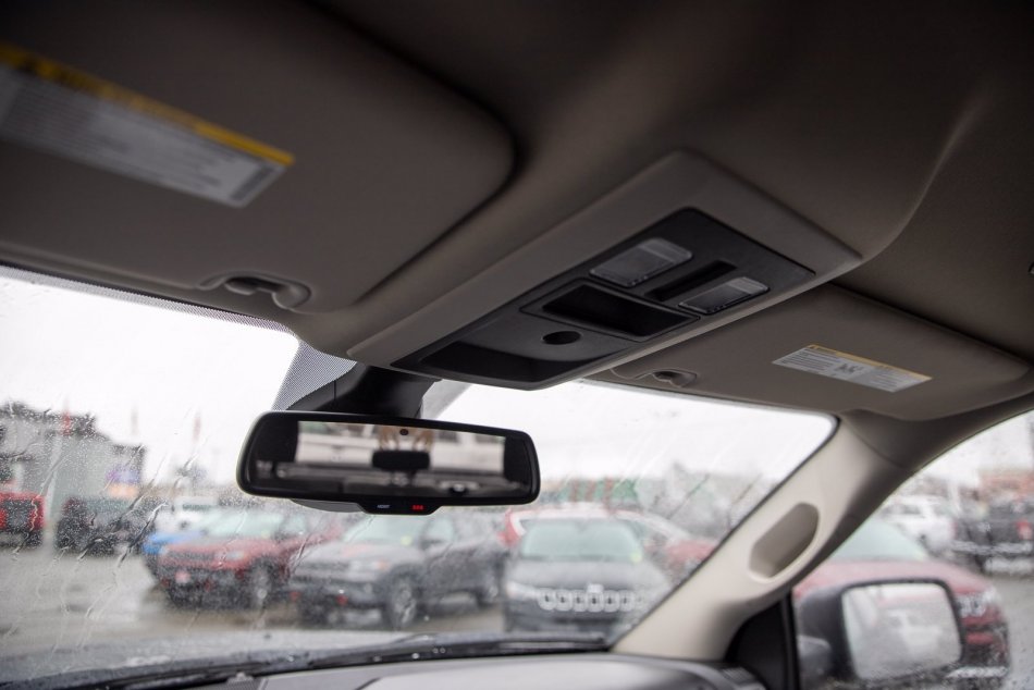 RAM 1500 Classic Night Edition 3C6RR7KT1NG215197 101994