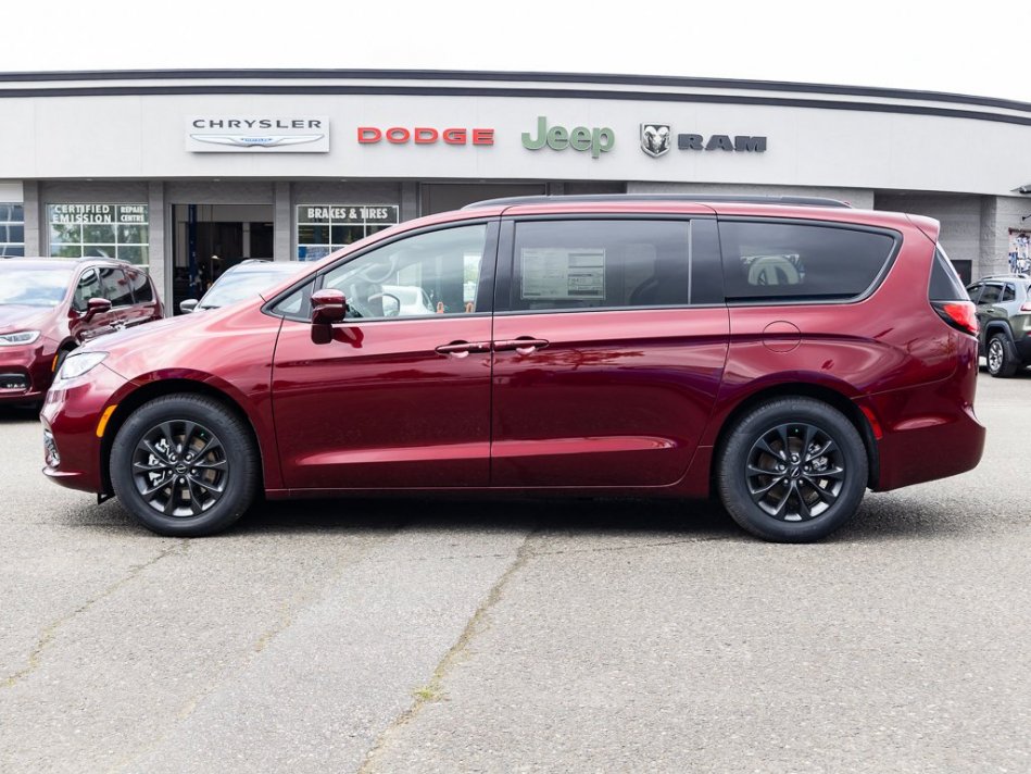 CHRYSLER Pacifica Touring 2C4RC1FG9NR126301 105507