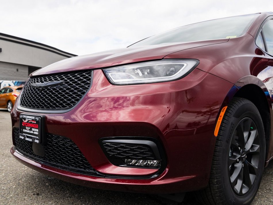 CHRYSLER Pacifica Touring 2C4RC1FG9NR126301 105512