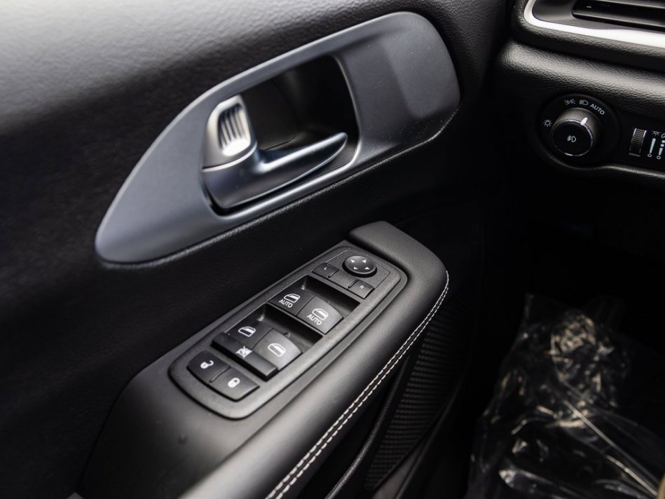 CHRYSLER Pacifica Touring 2C4RC1FG9NR126301 105518