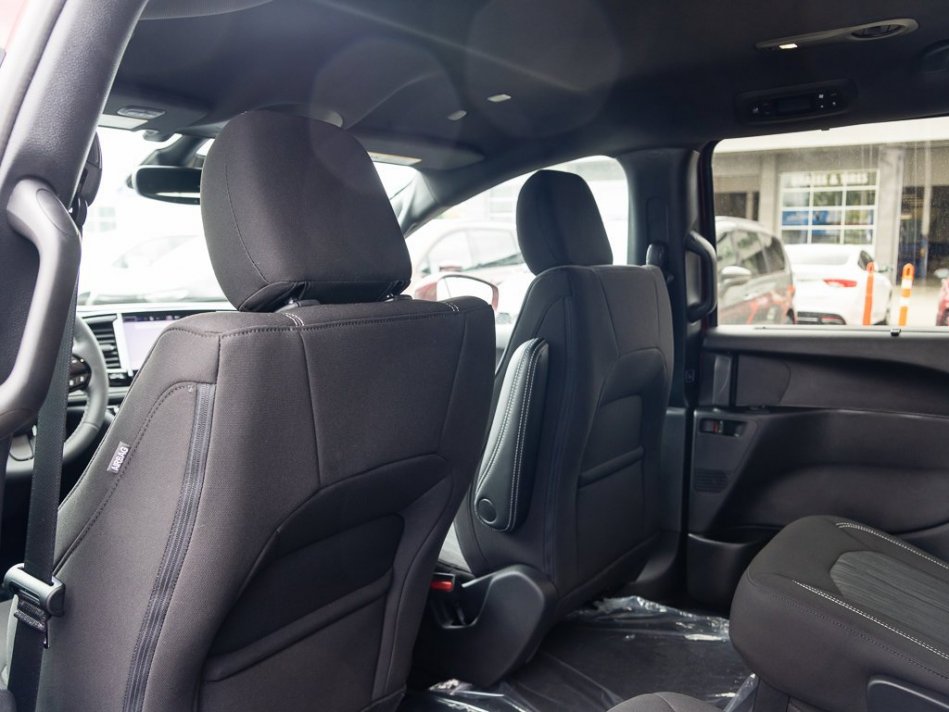 CHRYSLER Pacifica Touring 2C4RC1FG9NR126301 105521