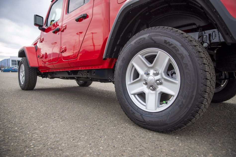 JEEP Gladiator Sport S 1C6JJTAM0NL118034 103792