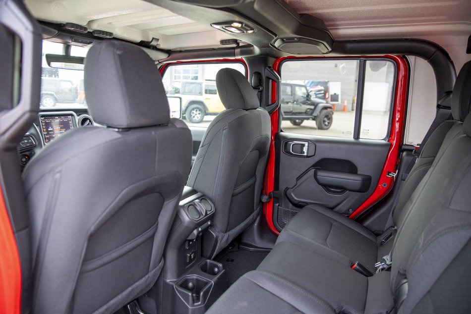 JEEP Gladiator Sport S 1C6JJTAM0NL118034 103795