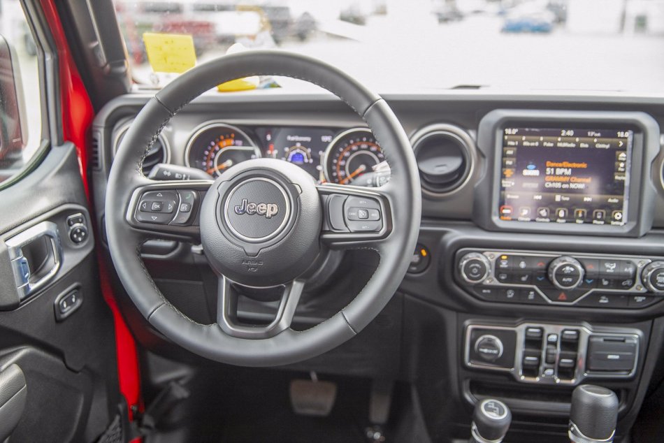 JEEP Gladiator Sport S 1C6JJTAM0NL118034 103798