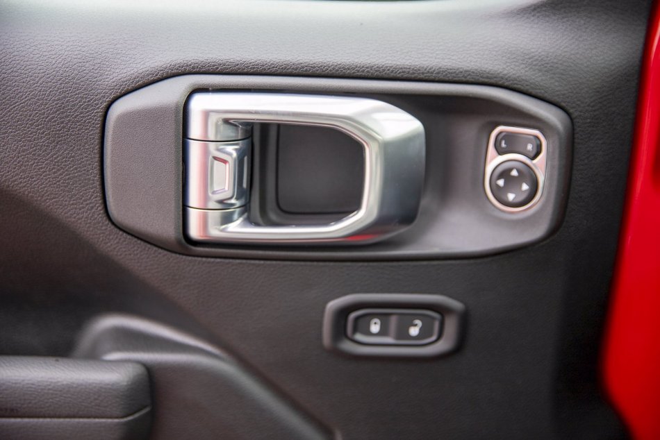 JEEP Gladiator Sport S 1C6JJTAM0NL118034 103800