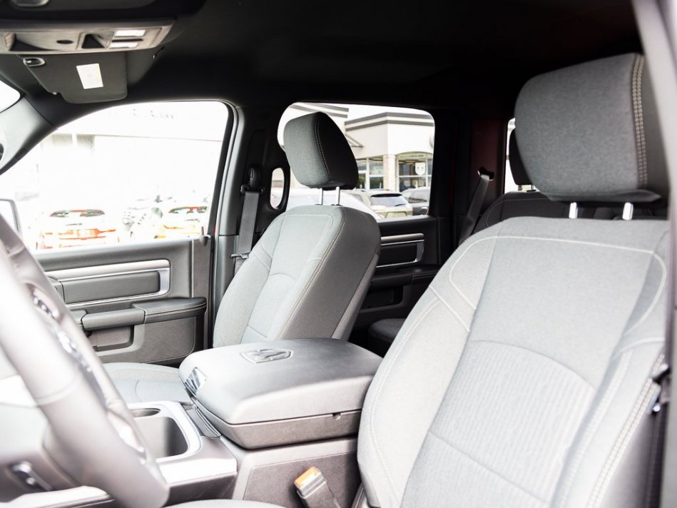 RAM 1500 Classic Warlock 1C6RR7LT8NS155488 105850