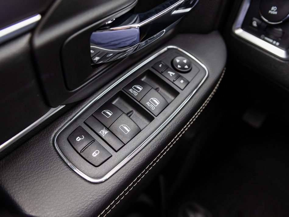 RAM 1500 Classic Warlock 1C6RR7LT8NS155488 105856