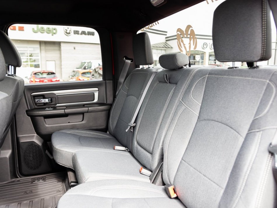 RAM 1500 Classic Warlock 1C6RR7LT8NS155488 105858