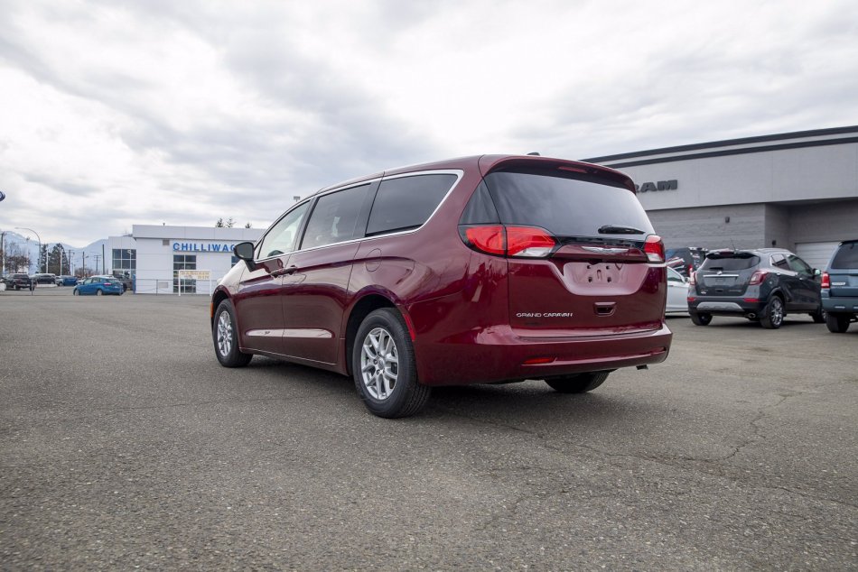 CHRYSLER Grand Caravan SXT 2C4RC1ZG7NR131704 103890