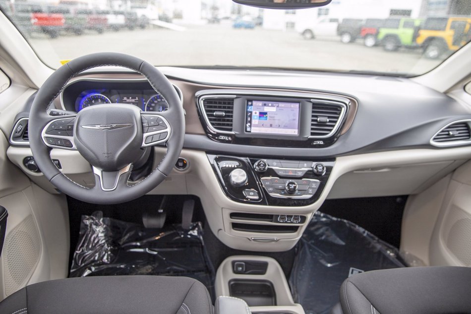 CHRYSLER Grand Caravan SXT 2C4RC1ZG7NR131704 103899