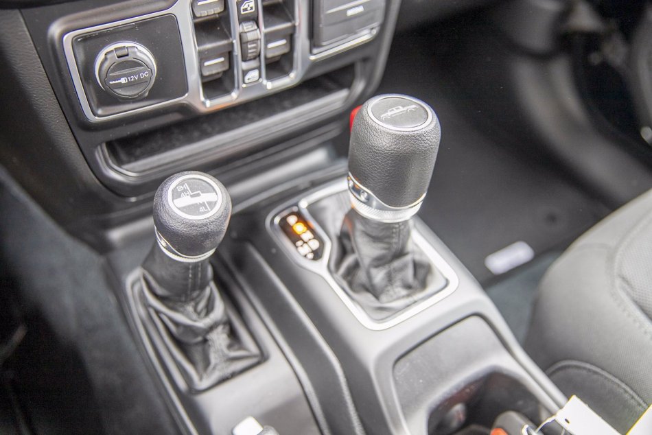 JEEP Gladiator Sport S 1C6JJTAM9NL118033 103886