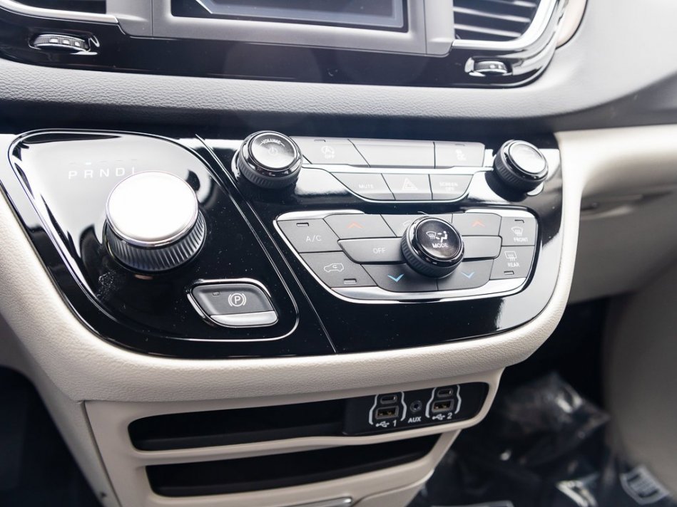 CHRYSLER Grand Caravan SXT 2C4RC1ZG4NR133927 105416