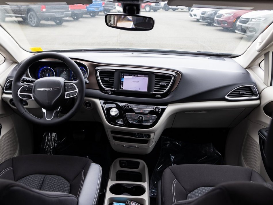 CHRYSLER Grand Caravan SXT 2C4RC1ZG4NR133927 105424