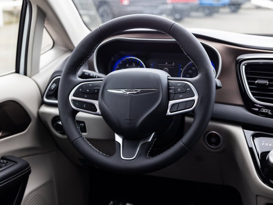 CHRYSLER Grand Caravan SXT 2C4RC1ZG4NR133927 105426