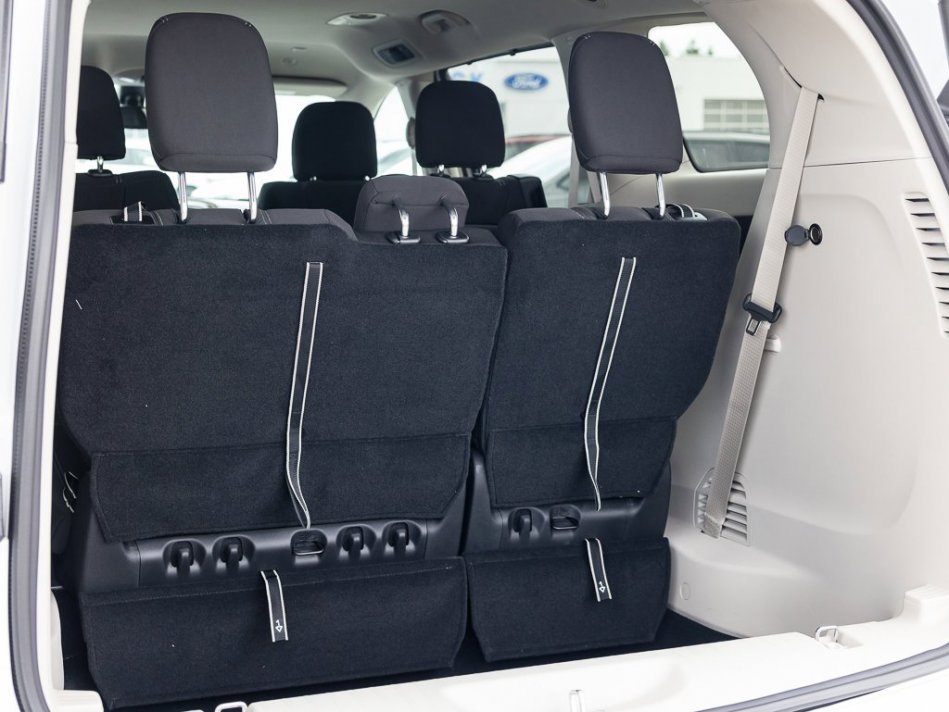 CHRYSLER Grand Caravan SXT 2C4RC1ZG4NR133927 105428