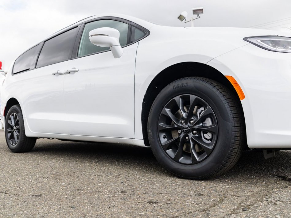 CHRYSLER Pacifica Touring 2C4RC3FG5NR135234 105437