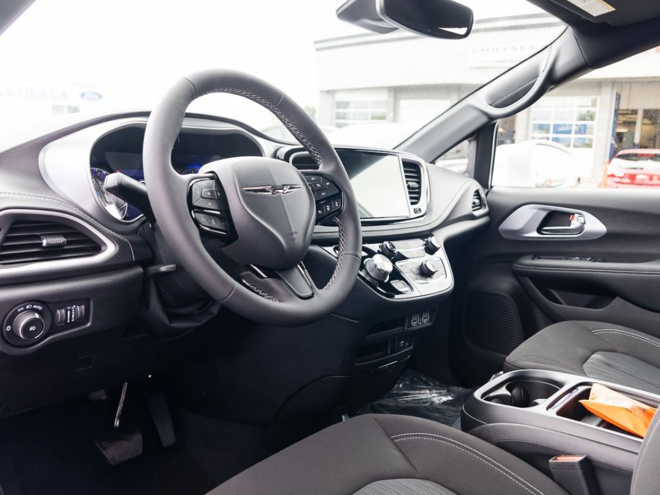 CHRYSLER Pacifica Touring 2C4RC3FG5NR135234 105440