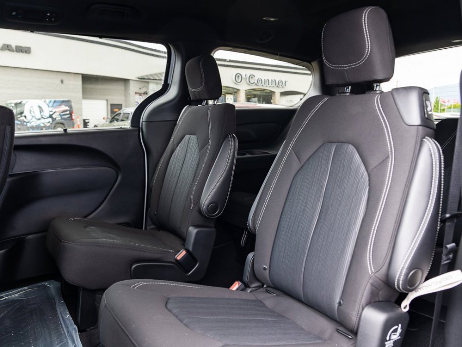 CHRYSLER Pacifica Touring 2C4RC3FG5NR135234 105445