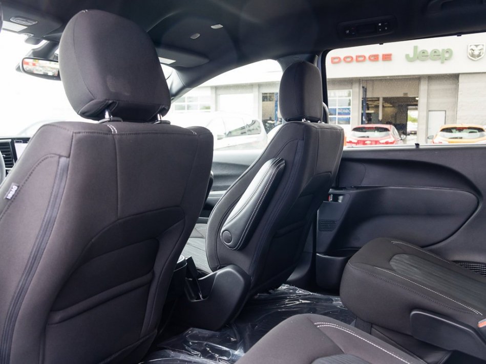 CHRYSLER Pacifica Touring 2C4RC3FG5NR135234 105446