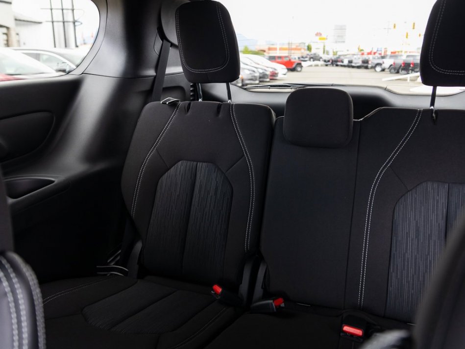 CHRYSLER Pacifica Touring 2C4RC3FG5NR135234 105447