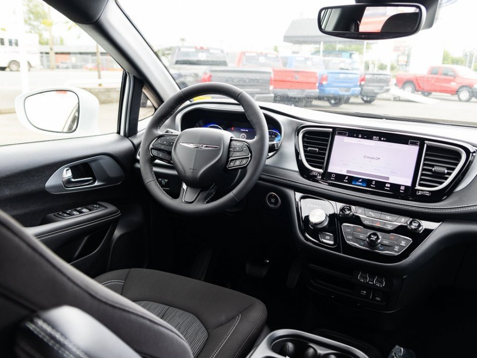 CHRYSLER Pacifica Touring 2C4RC3FG5NR135234 105450