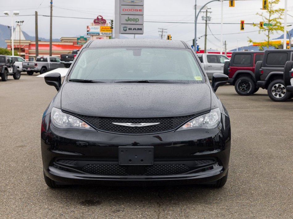 CHRYSLER Grand Caravan SXT 2C4RC1ZG5NR134536 104963