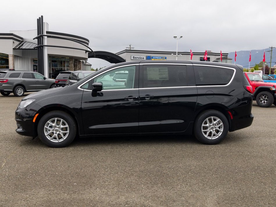 CHRYSLER Grand Caravan SXT 2C4RC1ZG5NR134536 104965