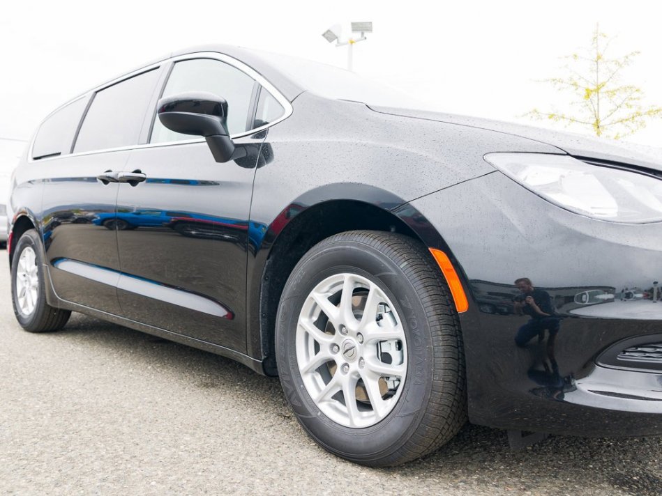 CHRYSLER Grand Caravan SXT 2C4RC1ZG5NR134536 104969