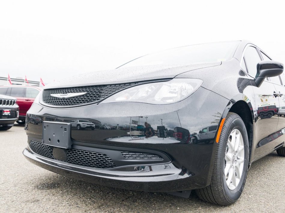 CHRYSLER Grand Caravan SXT 2C4RC1ZG5NR134536 104970