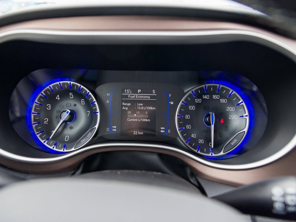 CHRYSLER Grand Caravan SXT 2C4RC1ZG5NR134536 104979