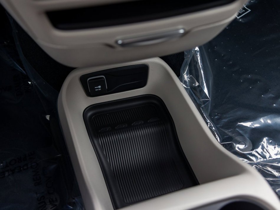 CHRYSLER Grand Caravan SXT 2C4RC1ZG5NR134536 104981