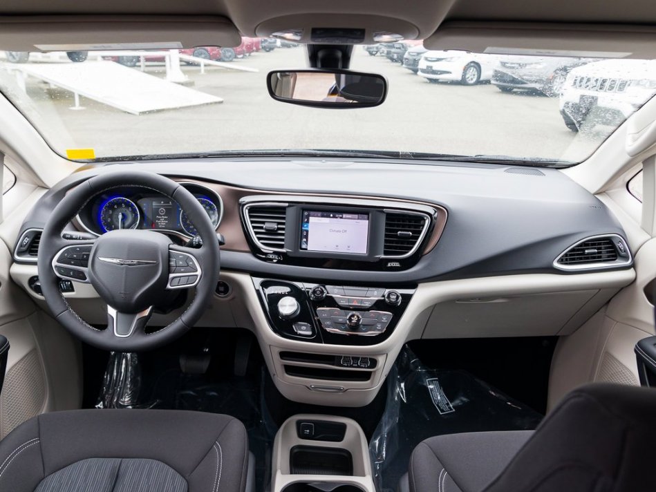 CHRYSLER Grand Caravan SXT 2C4RC1ZG5NR134536 104988