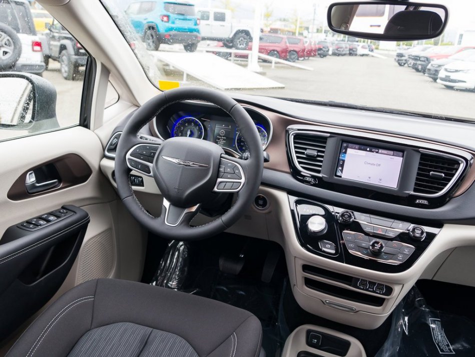 CHRYSLER Grand Caravan SXT 2C4RC1ZG5NR134536 104989