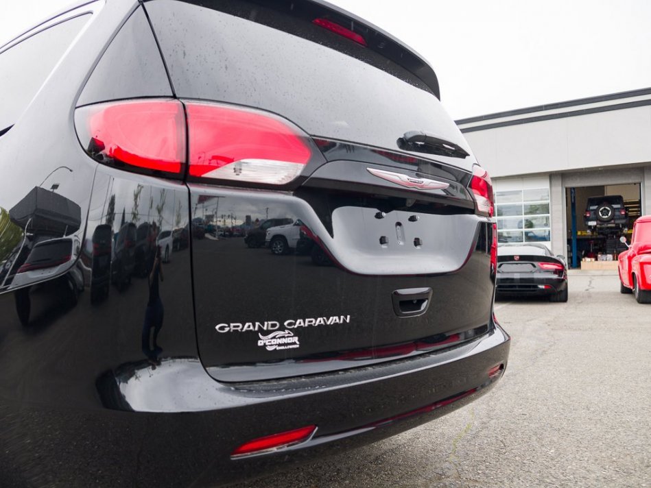 CHRYSLER Grand Caravan SXT 2C4RC1ZG6NR133928 105000