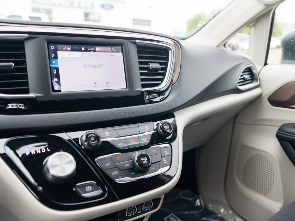 CHRYSLER Grand Caravan SXT 2C4RC1ZG6NR133928 105005