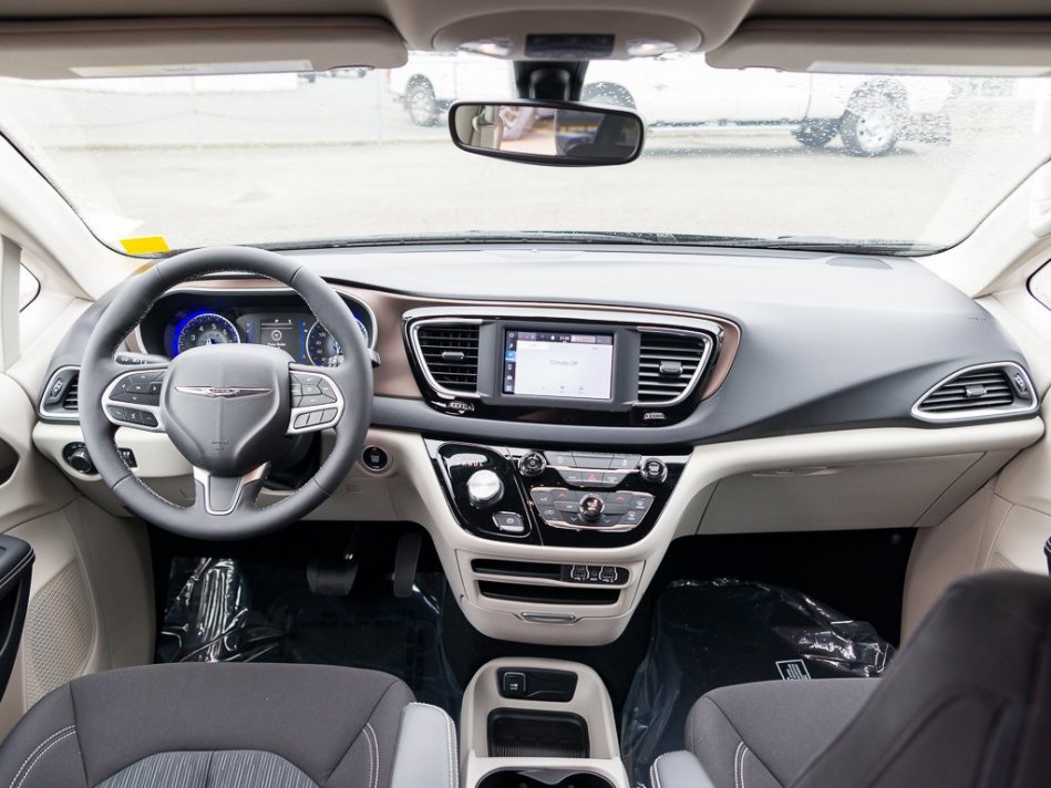 CHRYSLER Grand Caravan SXT 2C4RC1ZG6NR133928 105015