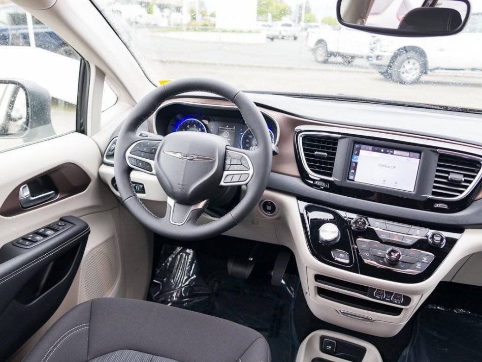 CHRYSLER Grand Caravan SXT 2C4RC1ZG6NR133928 105016