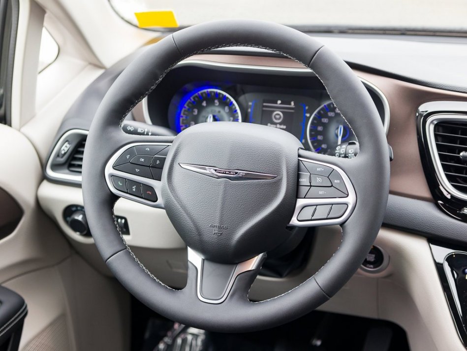 CHRYSLER Grand Caravan SXT 2C4RC1ZG6NR133928 105017