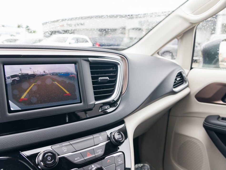 CHRYSLER Grand Caravan SXT 2C4RC1ZG7NR134537 105085