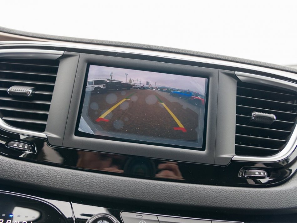 CHRYSLER Grand Caravan SXT 2C4RC1ZG7NR134537 105088