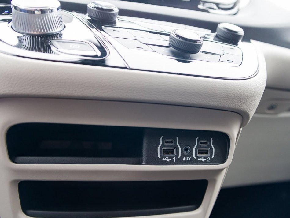 CHRYSLER Grand Caravan SXT 2C4RC1ZG7NR134537 105092