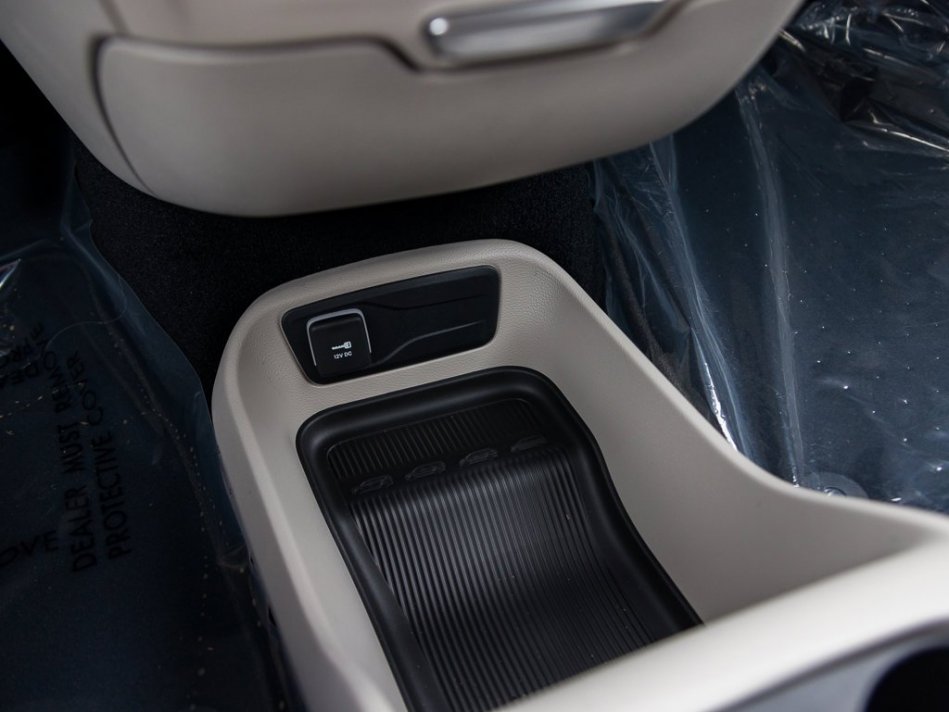 CHRYSLER Grand Caravan SXT 2C4RC1ZG7NR134537 105093