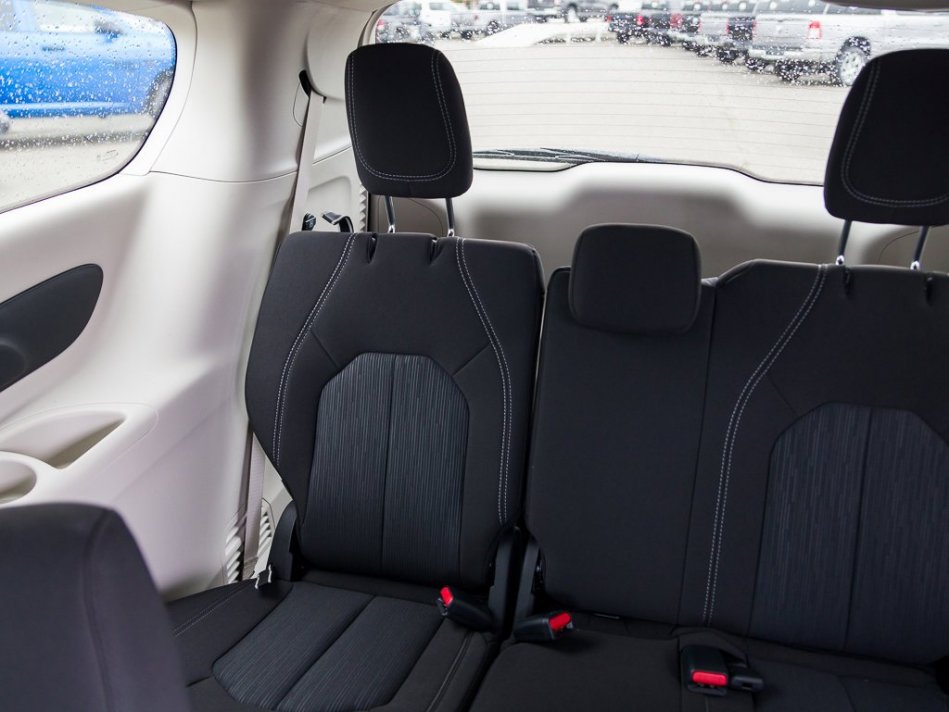 CHRYSLER Grand Caravan SXT 2C4RC1ZG7NR134537 105097