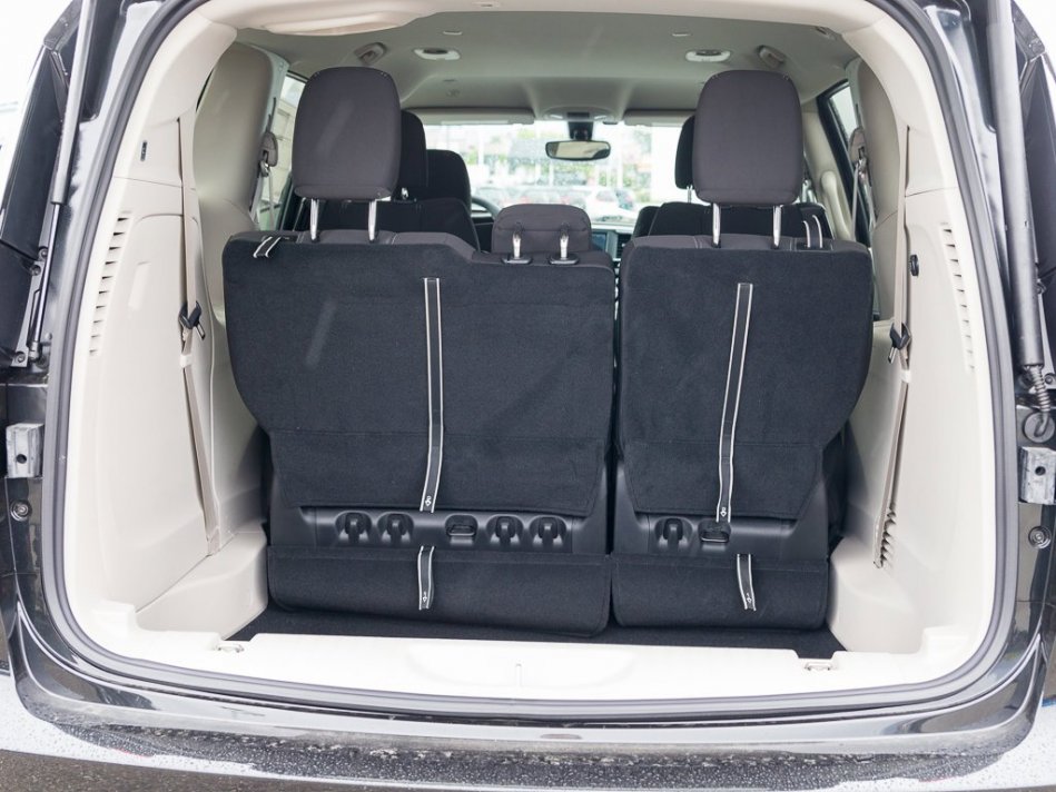 CHRYSLER Grand Caravan SXT 2C4RC1ZG7NR134537 105104